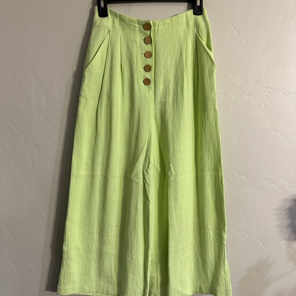 Ladies Topshop Wide Leg Linen and viscose Cropped Trousers Lime Green. Size 2